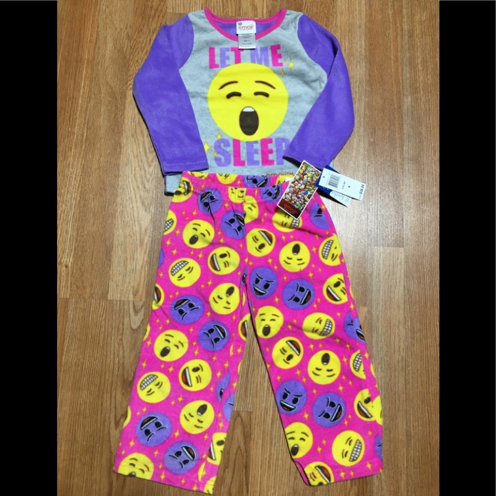 Emoji NWT Fleece Pajamas (2 Piece Set) Size:4